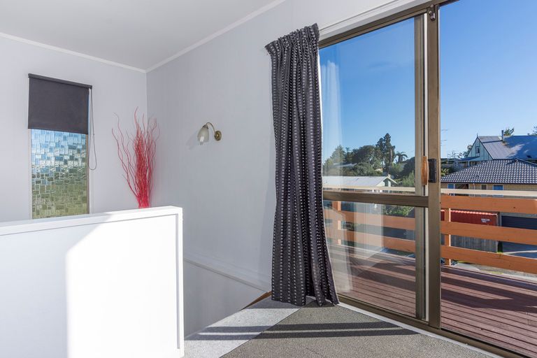 Photo of property in 11 Dunton Drive, Welcome Bay, Tauranga, 3112