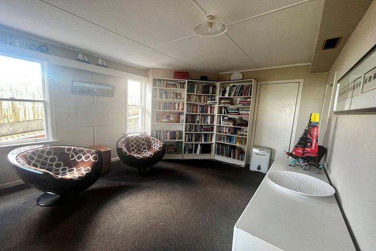 Photo of property in 35 Takutai Avenue, Half Moon Bay, Auckland, 2012