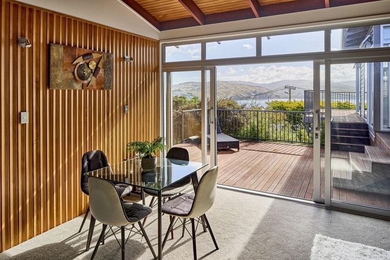 Photo of property in 33 Kiriwai Road, Paremata, Porirua, 5024