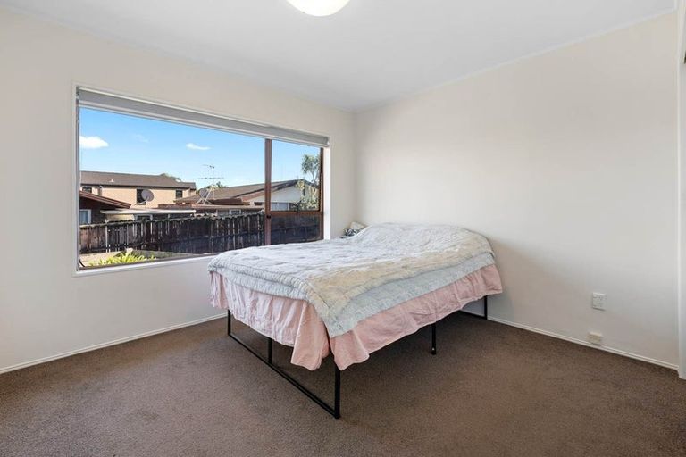 Photo of property in 1/15 Bramley Drive, Farm Cove, Auckland, 2012