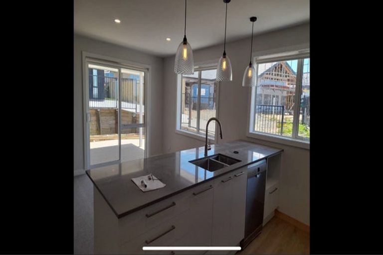 Photo of property in 1 Nottingham Road, Omokoroa, 3114