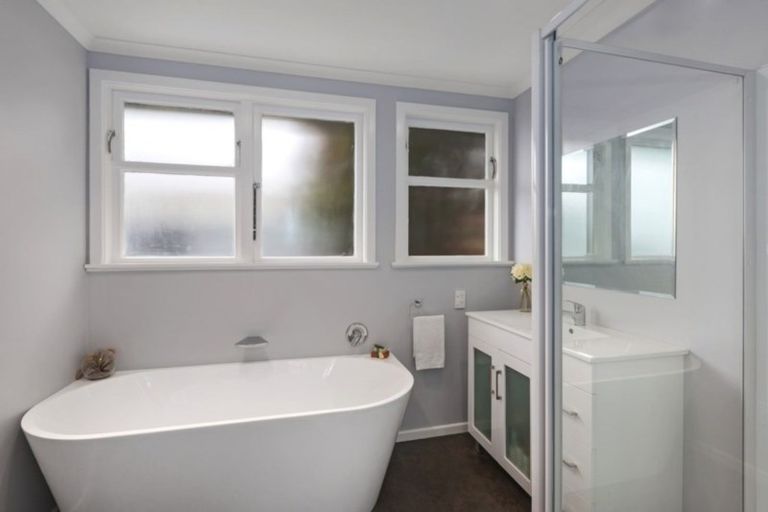 Photo of property in 91 Rangituhi Crescent, Takapuwahia, Porirua, 5022