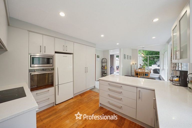 Photo of property in 40 Kamahi Street, Stokes Valley, Lower Hutt, 5019