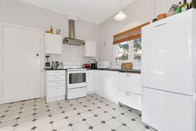 Photo of property in 1/27 Allard Street, Edgeware, Christchurch, 8013