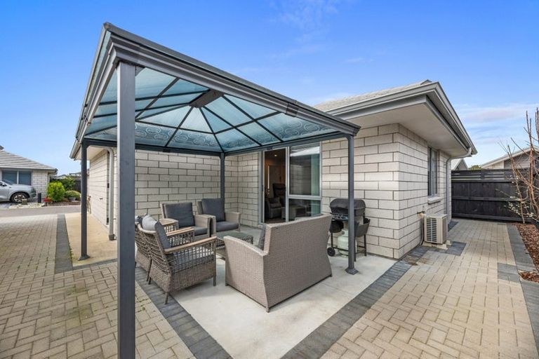 Photo of property in 16 Crest Way, Papamoa, 3118