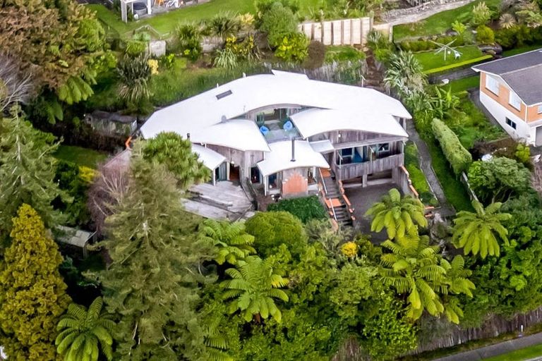 Photo of property in 1 Te Mara Place, Merrilands, New Plymouth, 4312