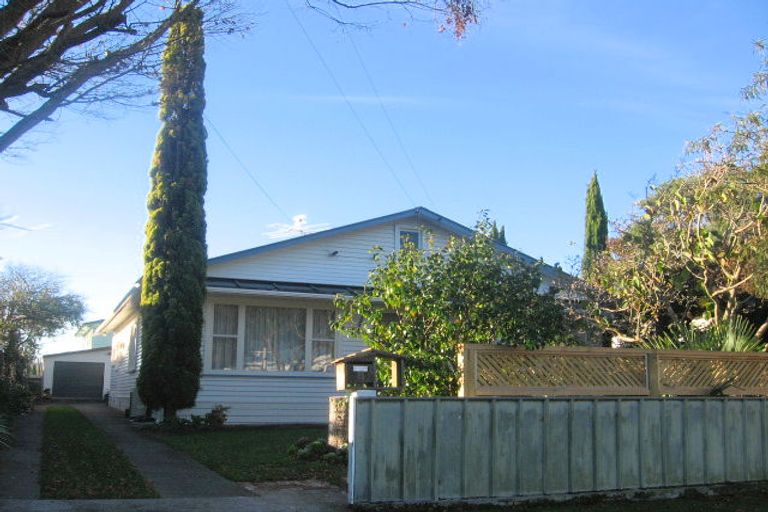 Photo of property in 11 Burnside Street, Waterloo, Lower Hutt, 5011