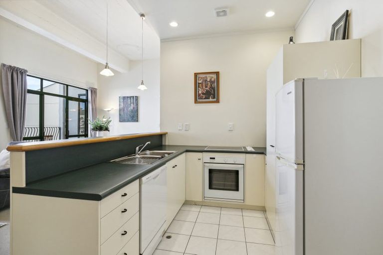 Photo of property in Tennyson Apartments, 14/25 Tennyson Street, Te Aro, Wellington, 6011