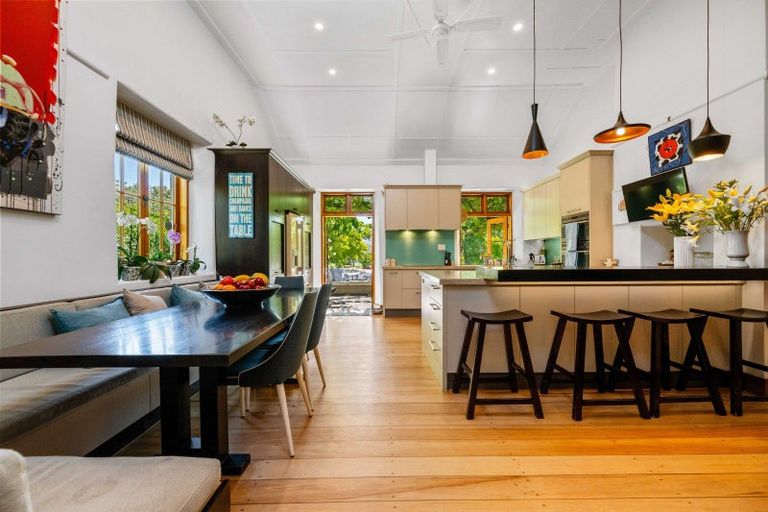 Photo of property in 94 Middleton Road, Upper Riccarton, Christchurch, 8041