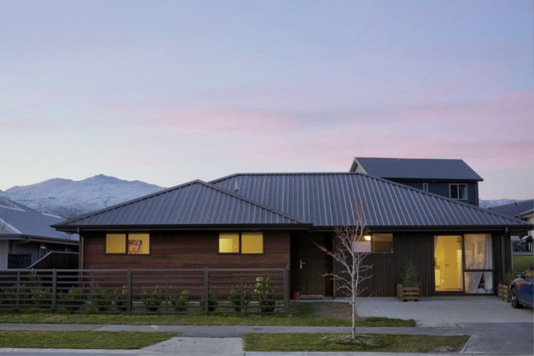 Photo of property in 31 Risinghurst Terrace, Lower Shotover, Queenstown, 9304