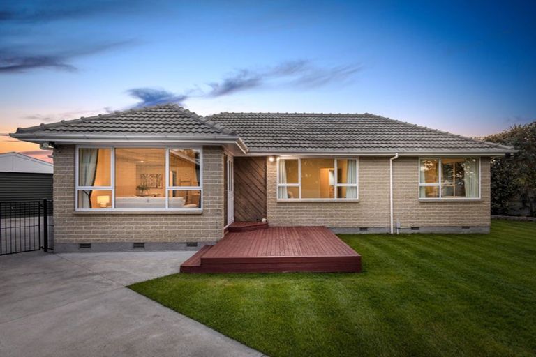 Photo of property in 52 West-watson Avenue, Hillmorton, Christchurch, 8025