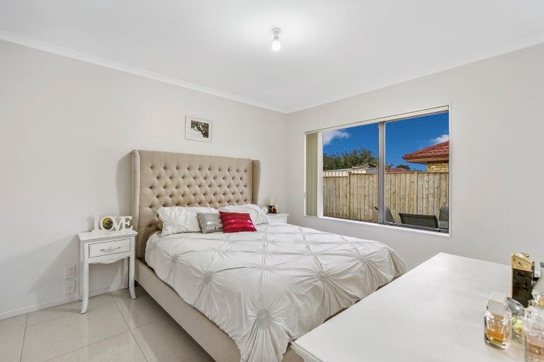 Photo of property in 10 Stellata Court, Randwick Park, Auckland, 2105