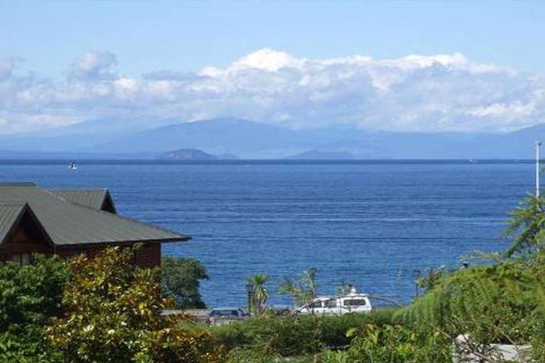 Photo of property in 2/12 Huia Street, Taupo, 3330