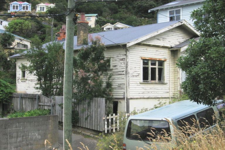 Photo of property in 23 Medway Street, Island Bay, Wellington, 6023