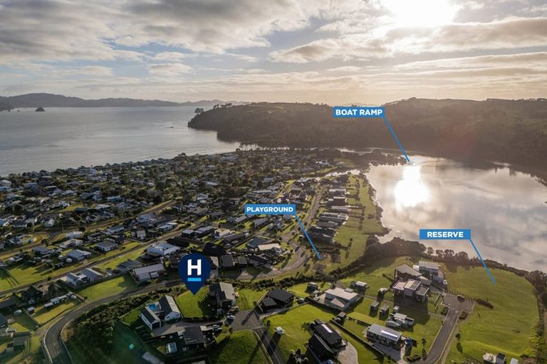 Photo of property in 7 Joyce Harsant Place, Cooks Beach, 3591