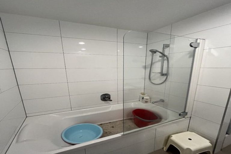 Photo of property in Apollo Apartments, 2/46g Rosedale Road, Rosedale, Auckland, 0632