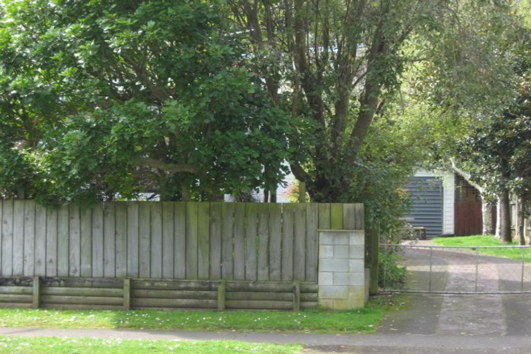 Photo of property in 89 Poplar Grove, Whalers Gate, New Plymouth, 4310