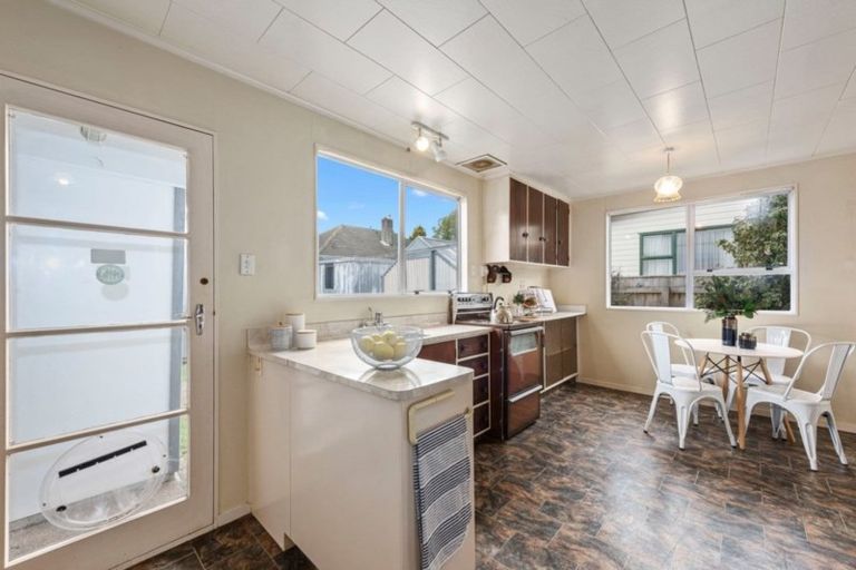 Photo of property in 5b Bracken Street, Wallaceville, Upper Hutt, 5018