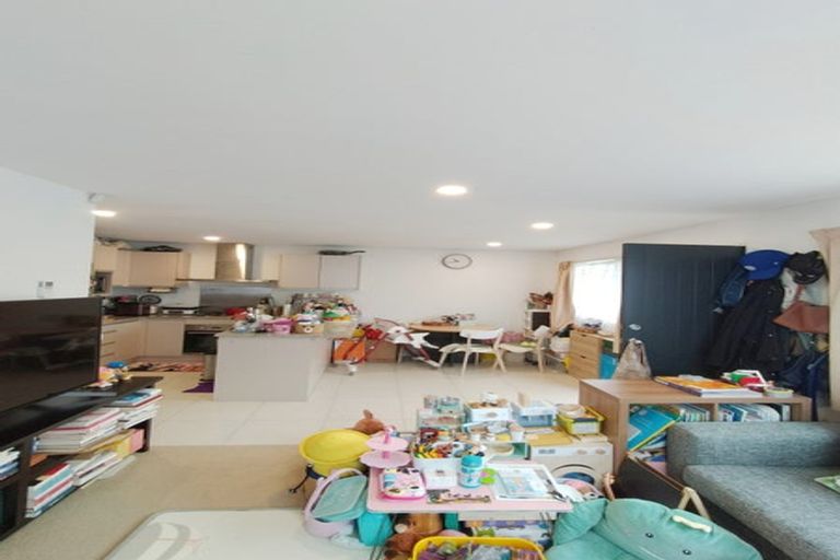 Photo of property in 12 Liam Place, Half Moon Bay, Auckland, 2012