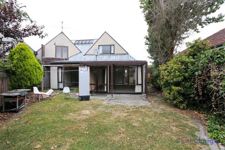 Photo of property in 2/4 Montana Avenue, Ilam, Christchurch, 8041