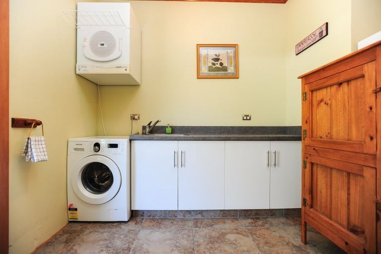 Photo of property in 35 Iona Road, Havelock North, 4130