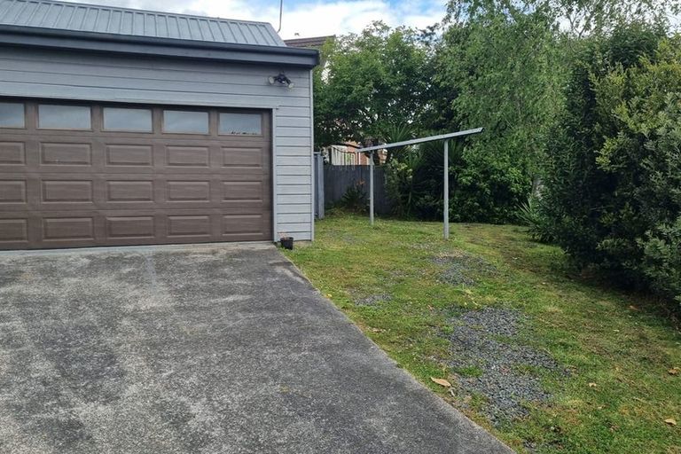 Photo of property in 9 Charles Prevost Drive, The Gardens, Auckland, 2105