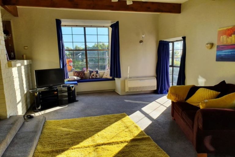 Photo of property in 2 Stanton Crescent, Karoro, Greymouth, 7805