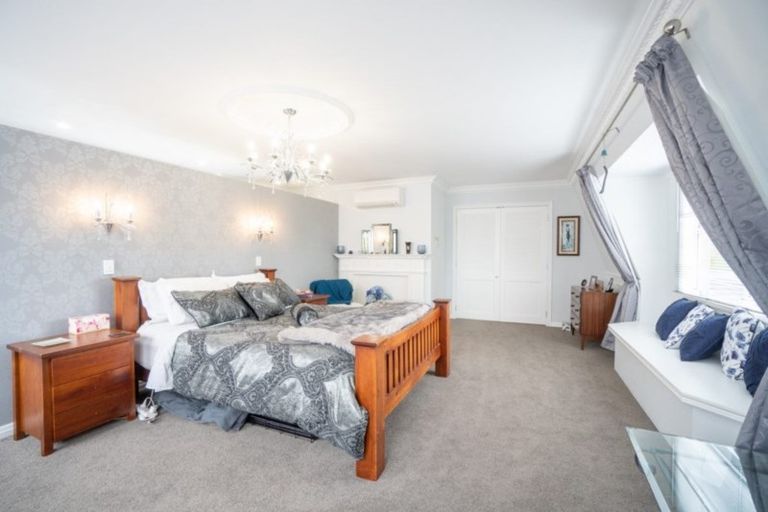 Photo of property in 9 Linmor Place, Terrace End, Palmerston North, 4410