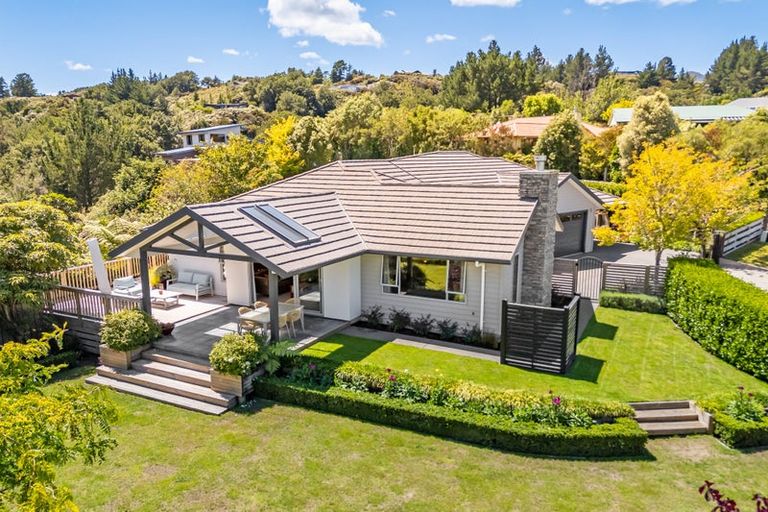 Photo of property in 13 Marua Palm Grove, Timberlea, Upper Hutt, 5018