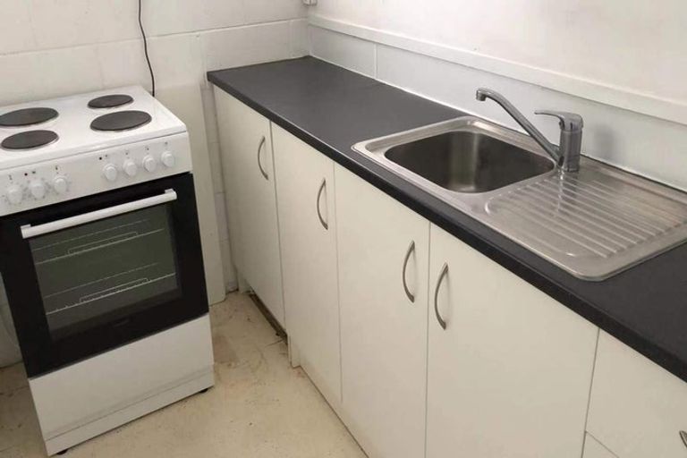 Photo of property in 6 Eban Avenue, Hillcrest, Auckland, 0627