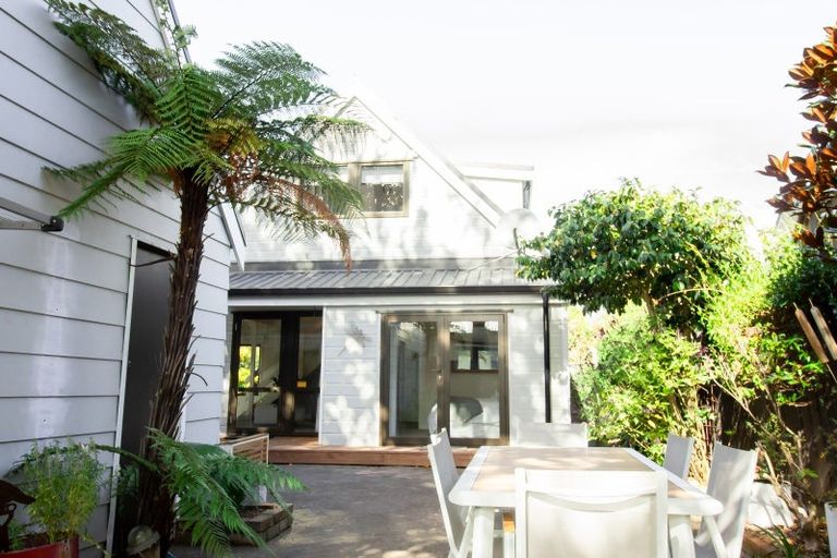 Photo of property in 266 Victoria Avenue, Hokowhitu, Palmerston North, 4410