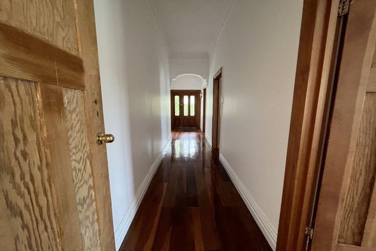 Photo of property in 55 Kamara Road, Glen Eden, Auckland, 0602