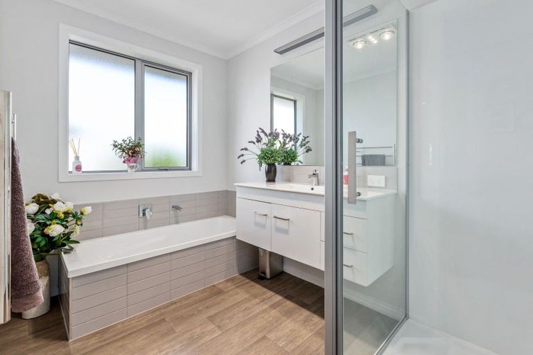 Photo of property in 8 Coralie Place, Lansdowne, Masterton, 5810