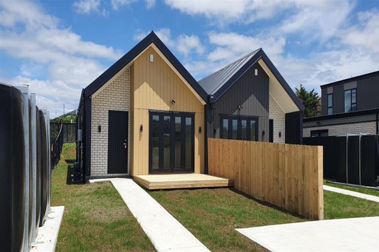 Photo of property in 21 Waikaha Street, Pokeno, 2472