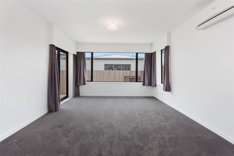 Photo of property in 16 Horton Place, Avondale, Christchurch, 8061