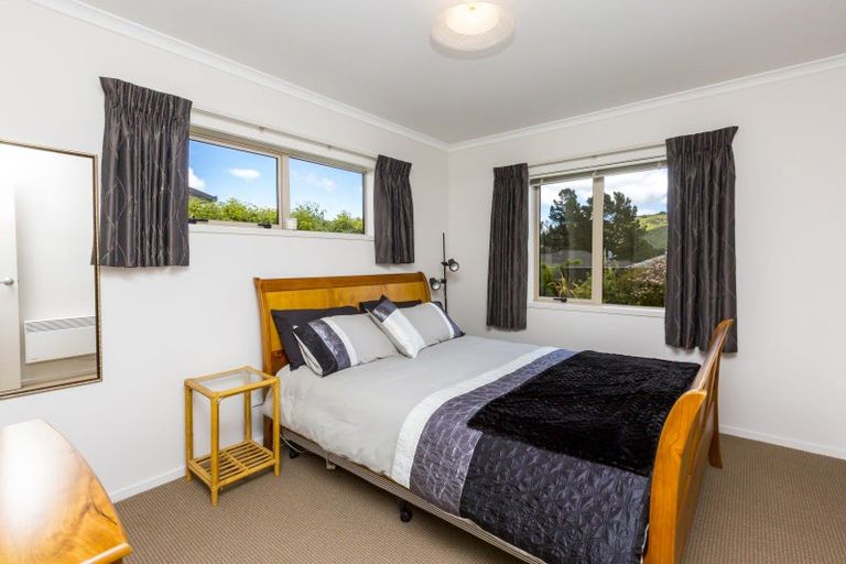 Photo of property in 34 Sunstone Crescent, Brown Owl, Upper Hutt, 5018