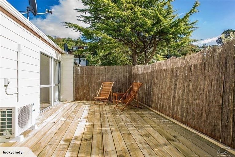 Photo of property in 2/146 Newlands Road, Newlands, Wellington, 6037