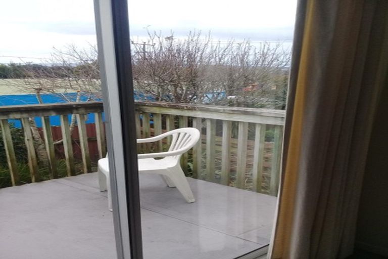 Photo of property in 3/4 Coronation Road, Glenfield, Auckland, 0627