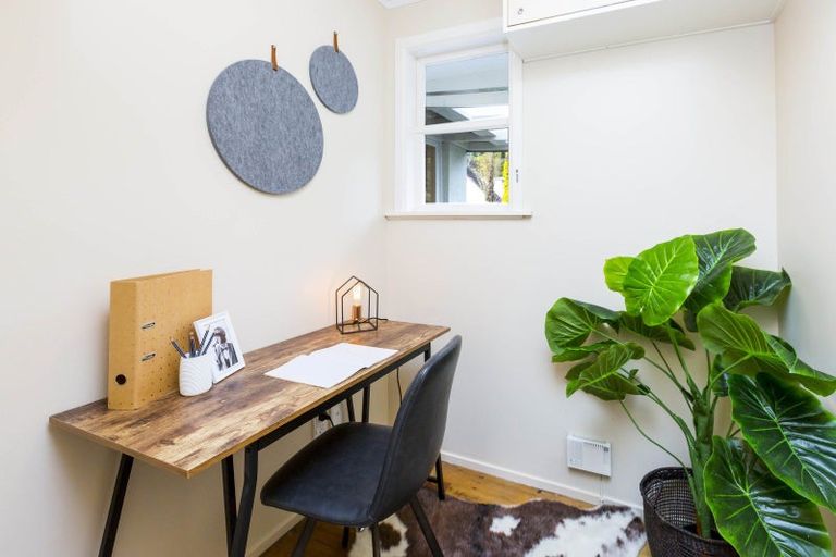 Photo of property in 1 Deller Grove, Silverstream, Upper Hutt, 5019