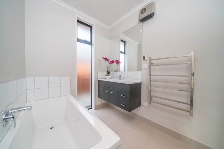 Photo of property in 21 Meyer Crescent, Halswell, Christchurch, 8025