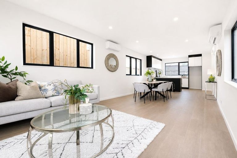 Photo of property in 17b Trinidad Road, Sunnynook, Auckland, 0620