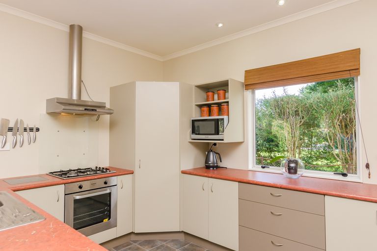 Photo of property in 8 Awhina Drive, Greytown, 5712