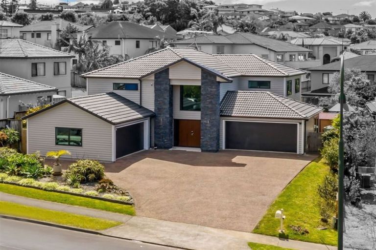 Photo of property in 84 Hugh Green Drive, Pinehill, Auckland, 0632