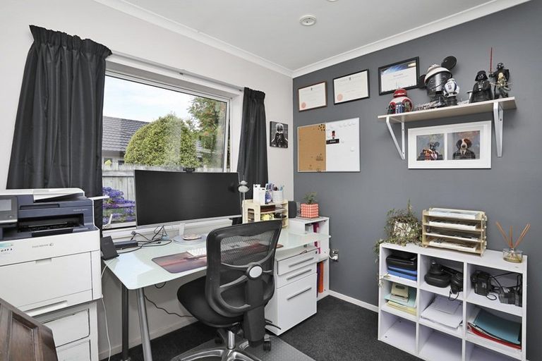 Photo of property in 16 Hoffman Court, Waikiwi, Invercargill, 9810