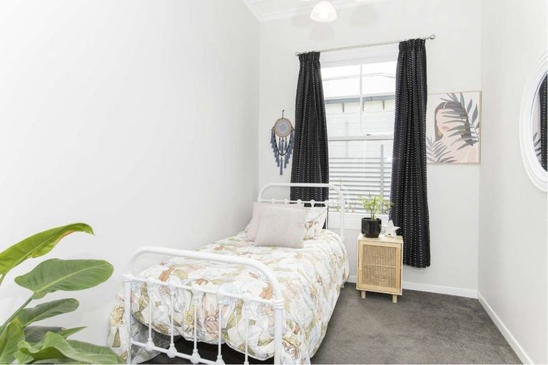 Photo of property in 43 Disraeli Street, Gisborne, 4010