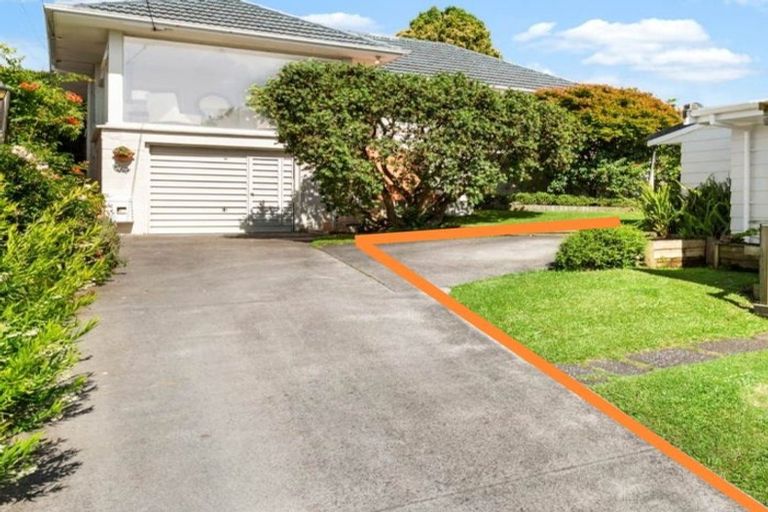 Photo of property in 15 Sealy Road, Torbay, Auckland, 0630