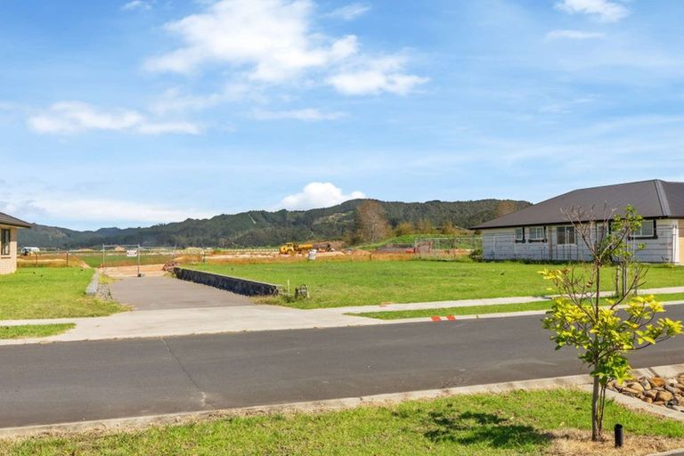 Photo of property in 121 Kupe Drive, Whitianga, 3510