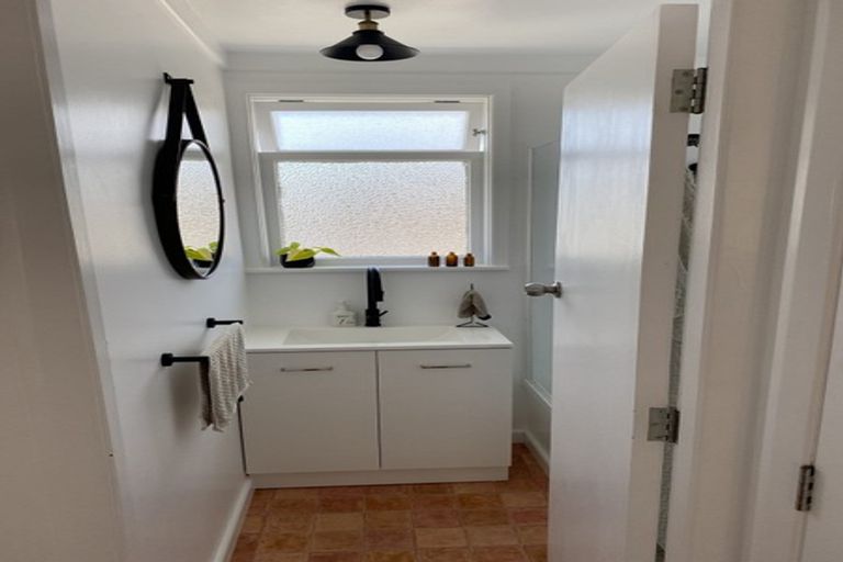 Photo of property in 2 Tainui Street, Meremere, Mercer, 2474