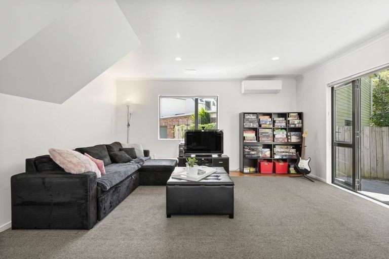 Photo of property in 11 Duncan Street, Tawa, Wellington, 5028