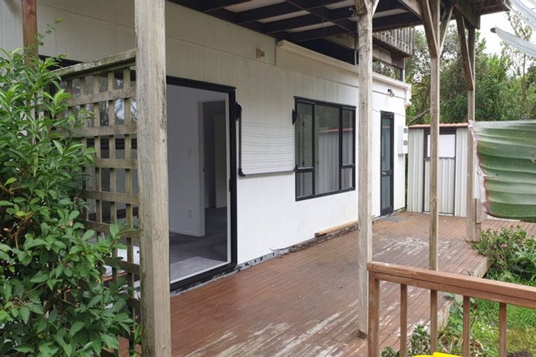 Photo of property in 50 Valley View Road, Glenfield, Auckland, 0629